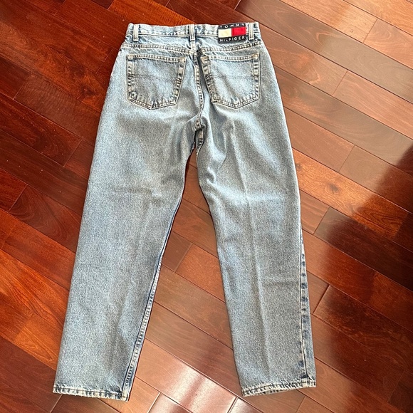 Tommy Hilfiger Women's Hi Rise Straight Leg Vintage Jeans. - Picture 2 of 15